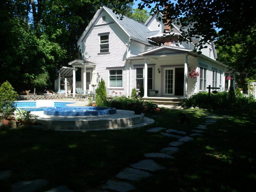 O Bois Dormant B&B Magog Bagian luar foto